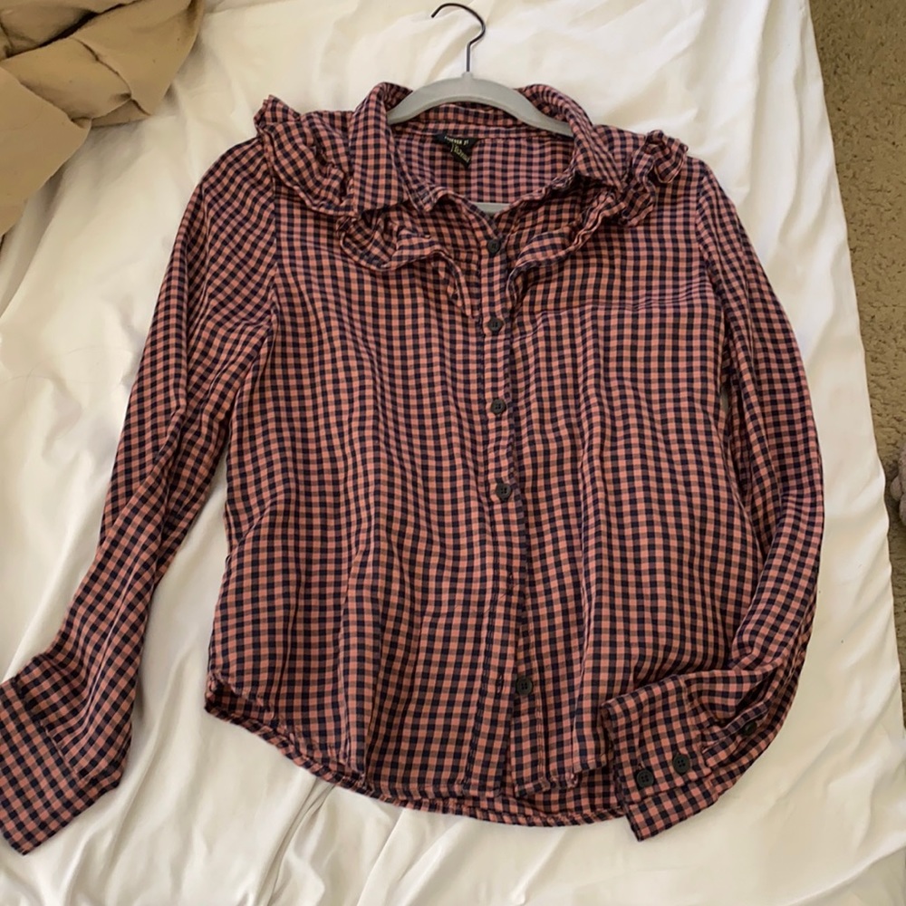 Ruffle button up top